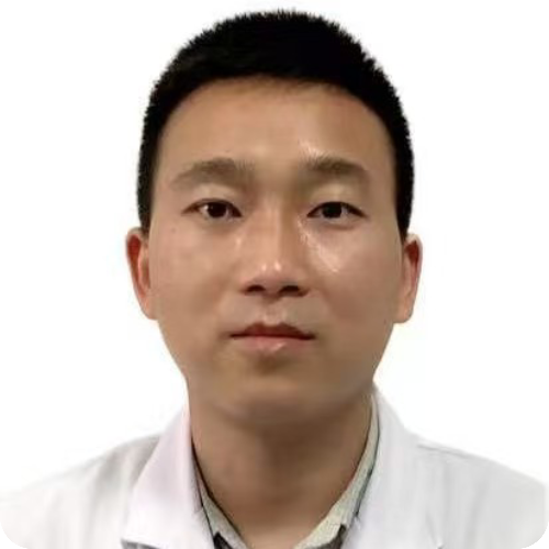 乔保亚医生头像照片