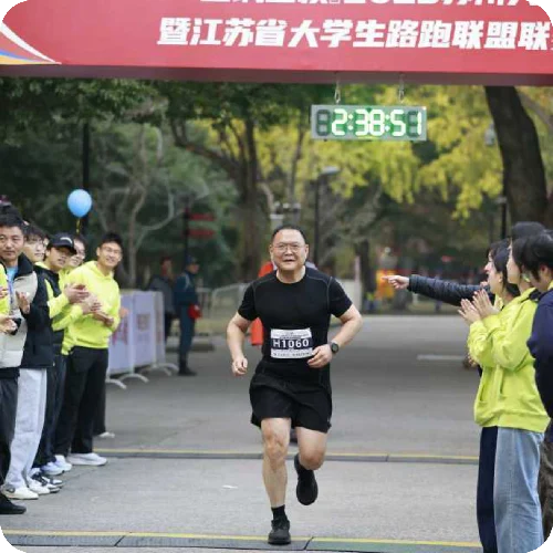 赵林林